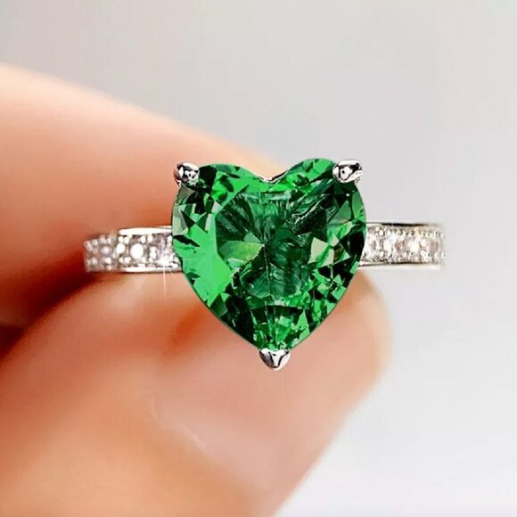 925 Sterling Silver Emerald Diamond Heart Ring - Picture 1 of 4